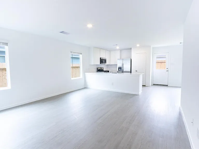 15724 Plum Brook Dr — Photo 11