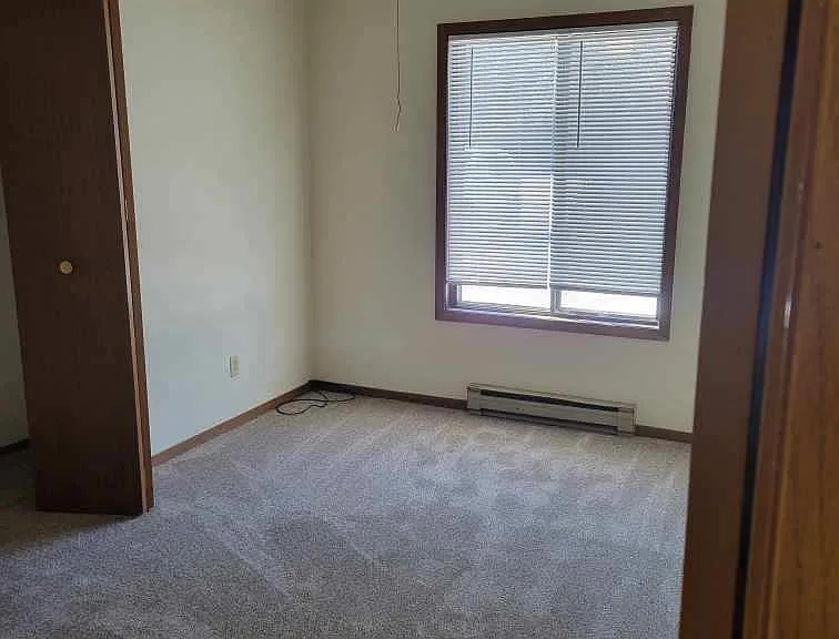 120 S Well St #10 — Photo 8