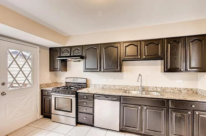 504 Nassau Ave — Photo 13