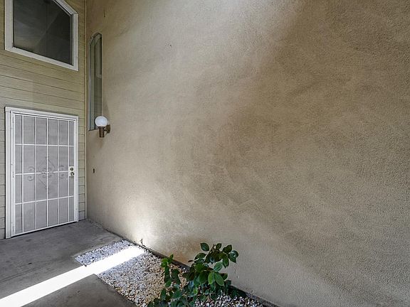 3rd image of 228 Tiffany Cir