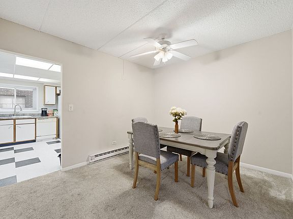 5th image of 940 N Rohlwing Rd APT 201A