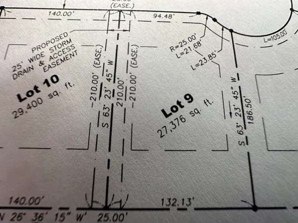 9 Happy Acres Ln, East Longmeadow, MA 01028