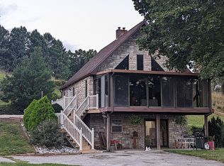 2657 Kessler Ln, Spring Grove, PA 17362