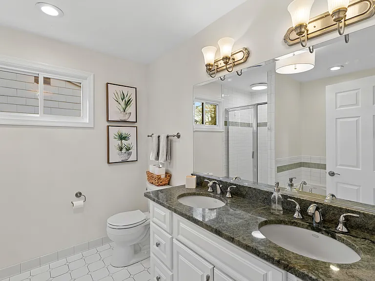 704 Ticonderoga Ave — Photo 21