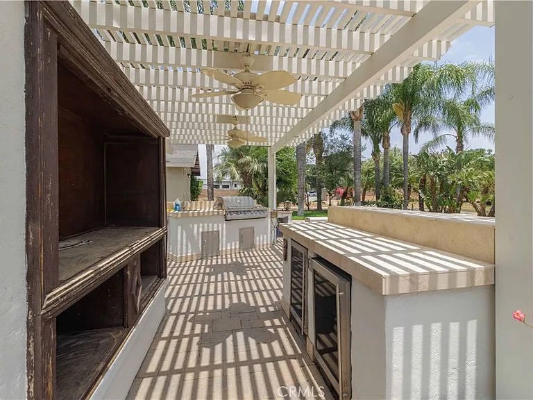 10249 Jurupa Rd — Photo 16