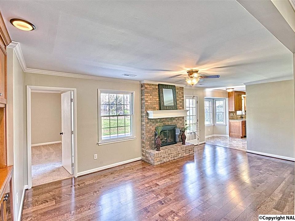 1st image of 13005 Camelot Dr SE