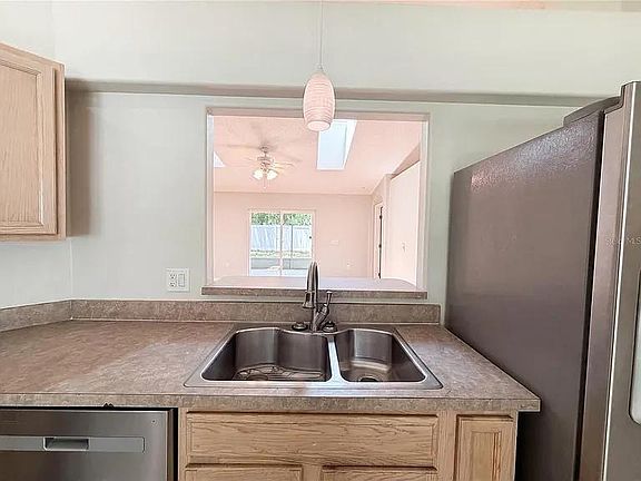 5th image of 1354 Wildberry Ln #1