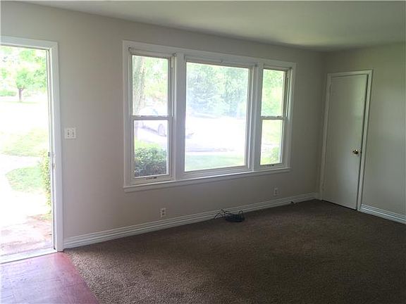 4th image of 2718 Donna Hill Dr