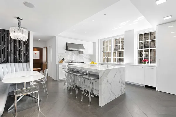 Sold by Compass | media 18