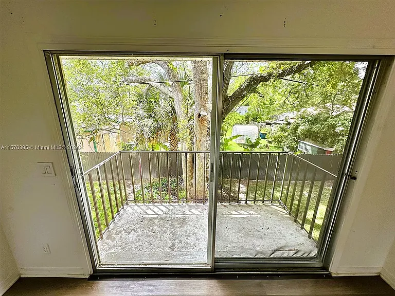 1748 El Camino Rd #6 — Photo 25