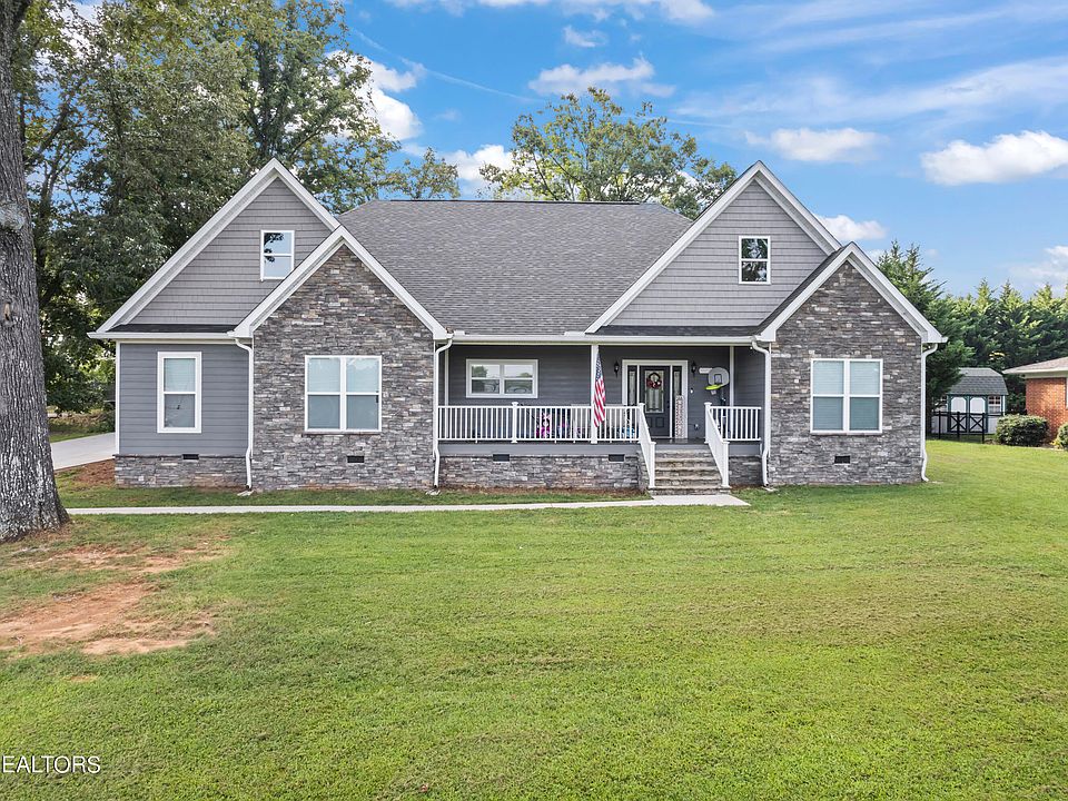 1st image of 2718 Greenway Dr