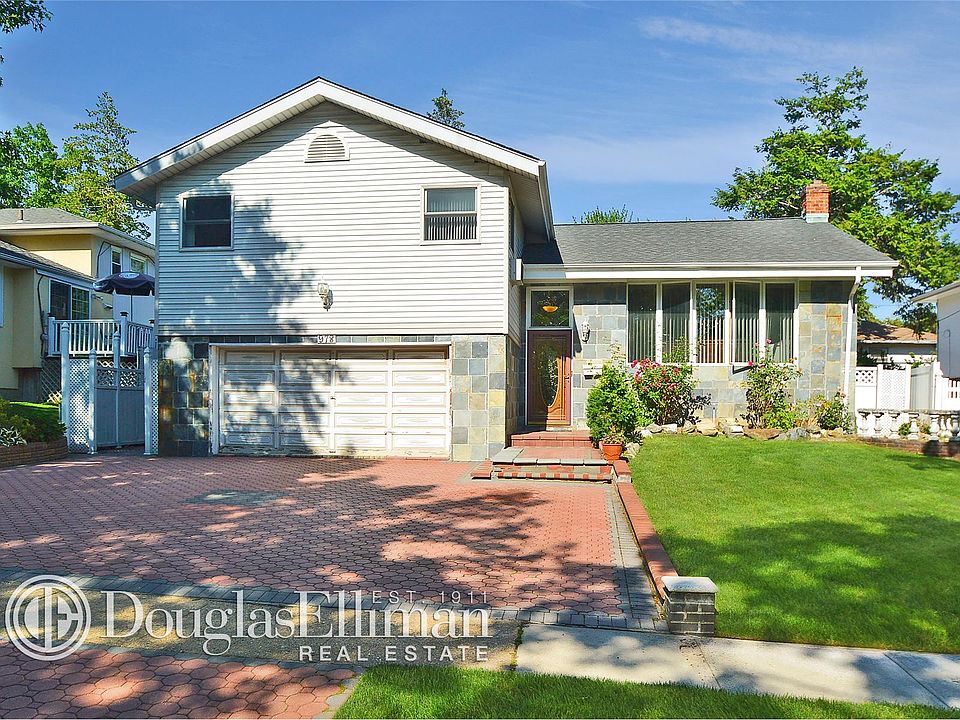 1st image of 978 Gloucester Ct
