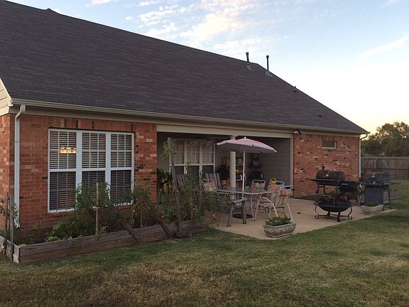 3rd image of 124 Lori Ln