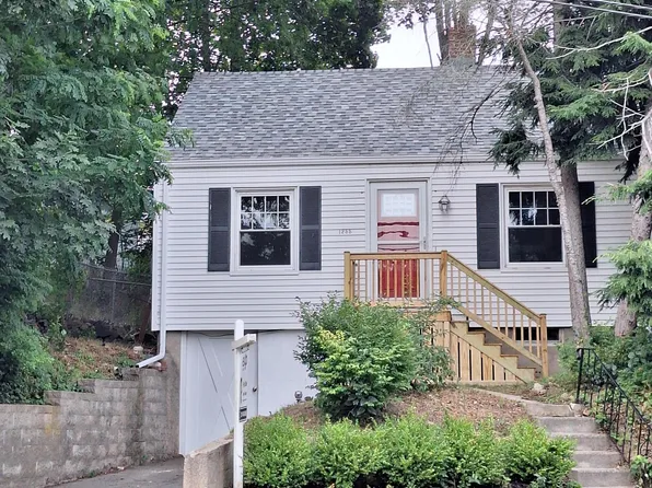 1233 Broadway, South Portland, ME 04106