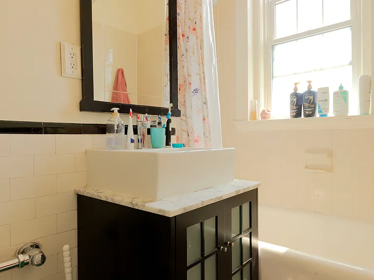 401 Washington St #4 — Photo 26