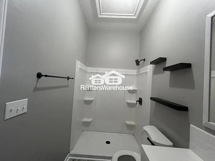144 Waters Edge Ln — Photo 16