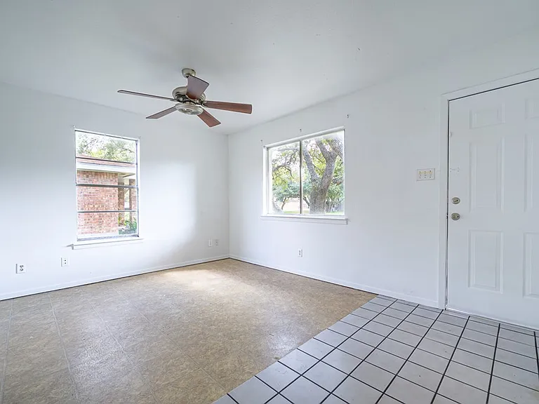123 Cenizo St — Photo 35