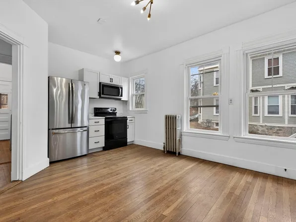 168 Elliot St #1, Newton, MA 02464