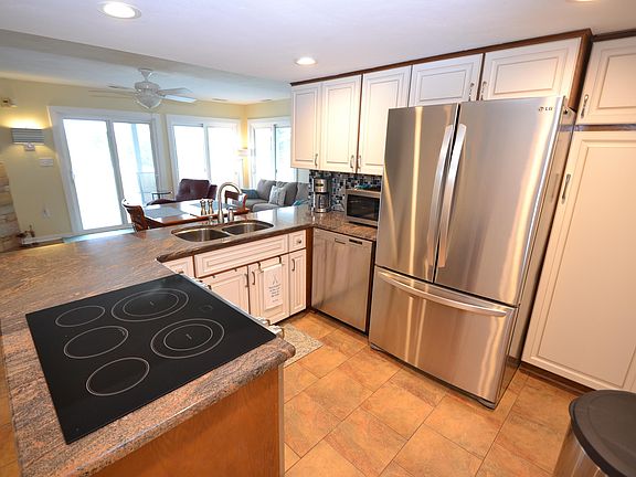 3rd image of 100 Sailors Cove Dr Unit 1322