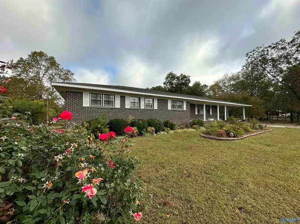 910 4th Ave NW, Arab, AL 35016
