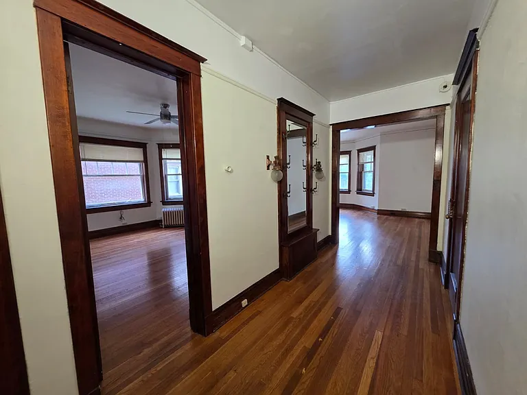 824 Columbus St #4 — Photo 6