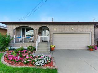 226 Carson Dr, Hamilton, ON L8T 4W2