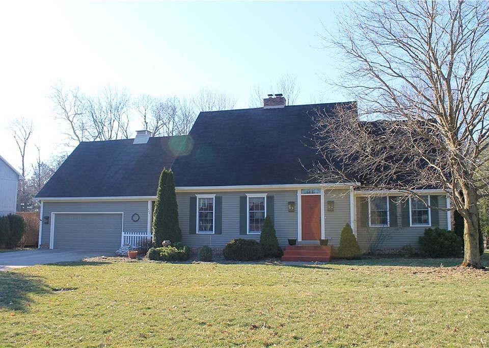 1st image of 405 Hawthorn Dr