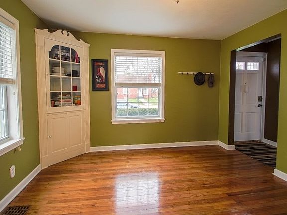 5th image of 5038 Arlington St