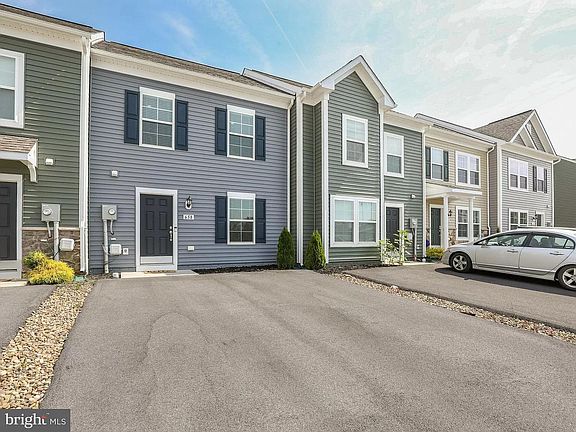 2nd image of 658 Thumper Dr