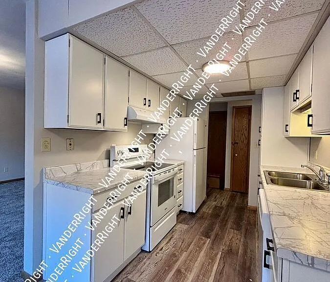 Carriage Hills Apartments — Photo 23
