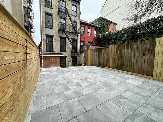 Rented by Bedford Realty USA Corp | media 17