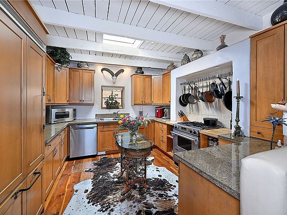 4th image of 227 Rodriguez St