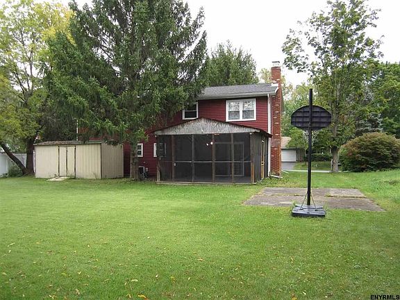 3rd image of 61 Fairlawn Dr