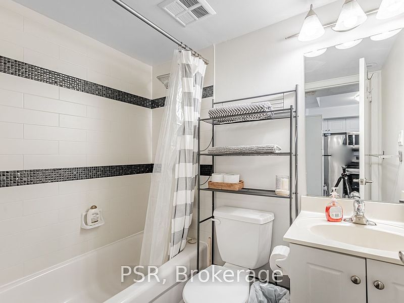 Toronto Townhouse for rent - 1 Bedroom — photo 6
