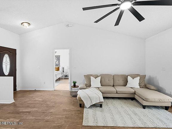 5th image of 425 3RD Street W