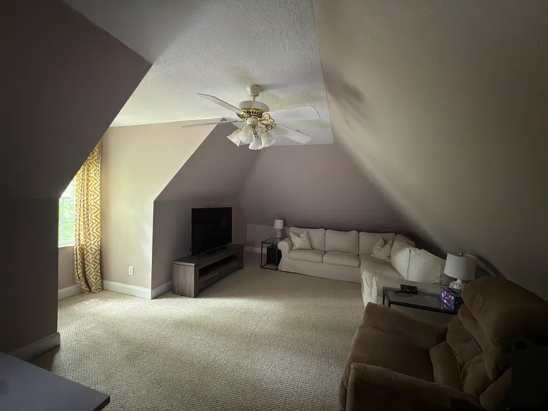 1108 Winterberry Ln — Photo 32