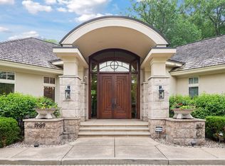 1989 Dwight Ln, Minnetonka, MN 55305