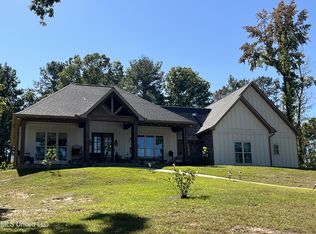 111 Roberts Ln, Florence, MS 39073