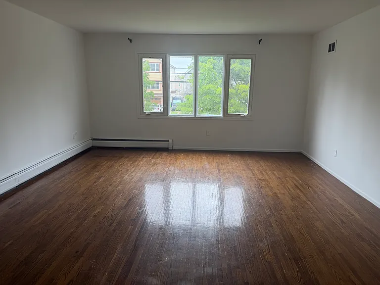 516-518 Jersey Ave #1 — Photo 7
