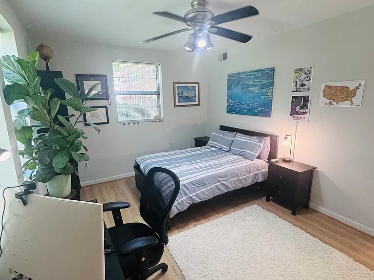 1742 N Rhodes St #300 — Photo 10