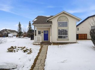 159 SW Lanterman Close, Red Deer, AB T4R3N8