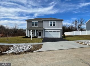 18 Chesterfield Rd, New Oxford, PA 17350
