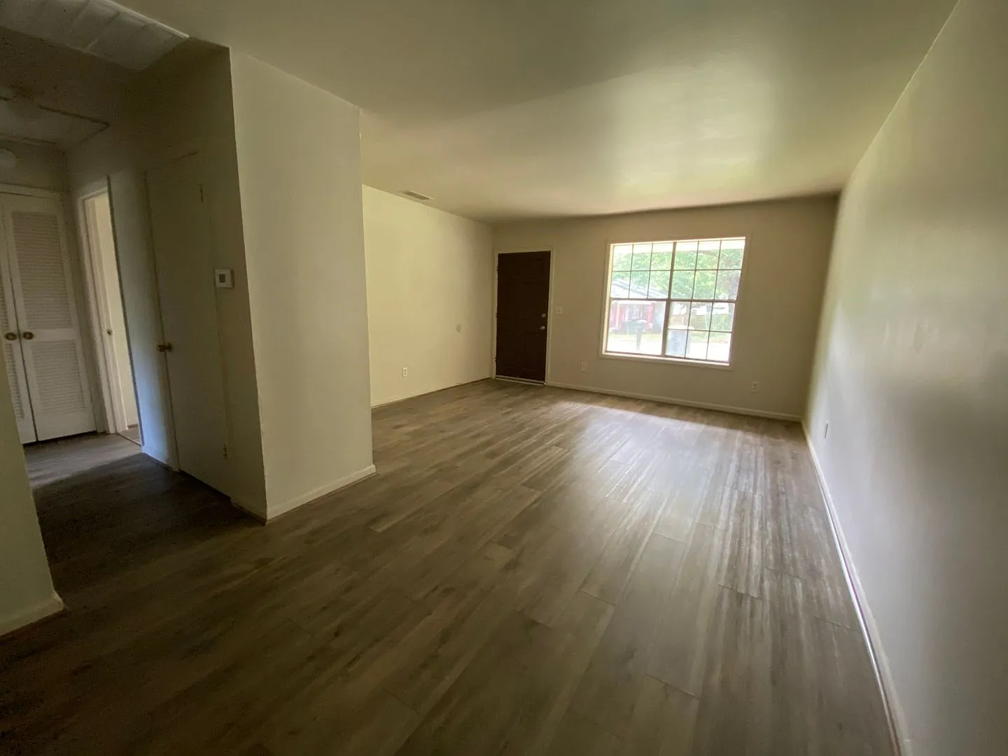 1900 Flannery Street — Photo 3