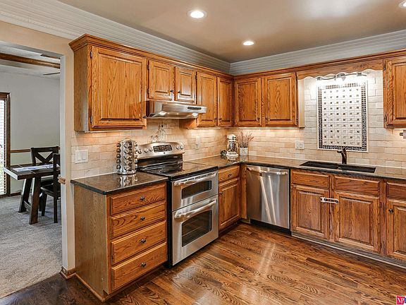 5th image of 15005 Hawthorne Cir