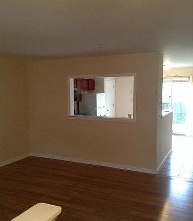 5th image of 658 Villager Cir