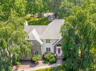 6 Apgar Farm Rd, Pittstown, NJ 08867