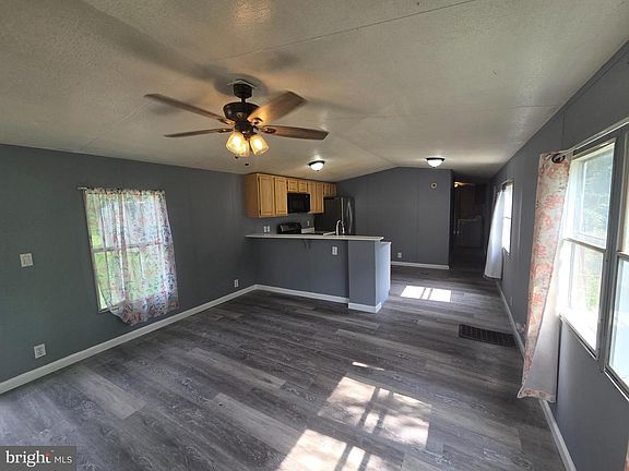 4th image of 117 Wood Rd
