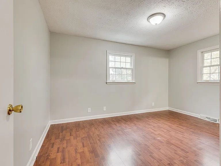 729 Foothills Rd — Photo 13