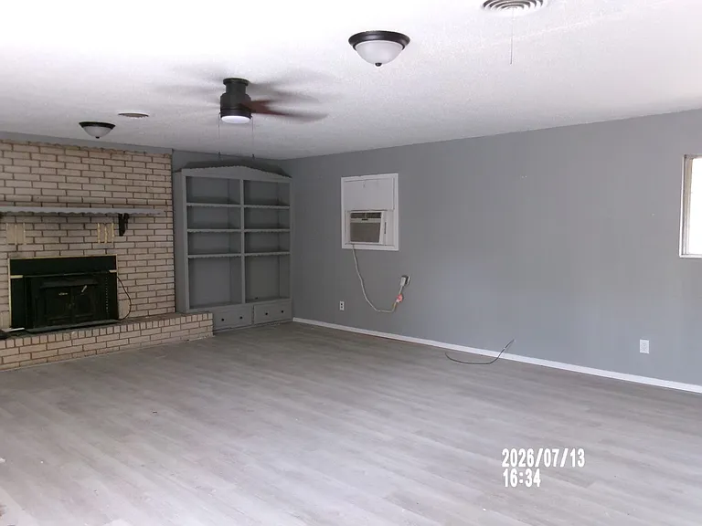 1319 NW Carroll Dr — Photo 7