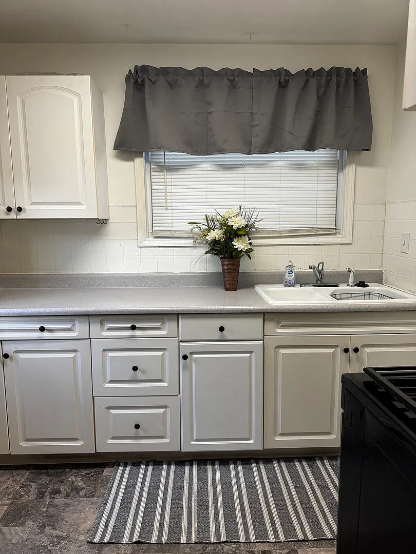 2 bed, 780 sqft, $1,100 — Photo 2